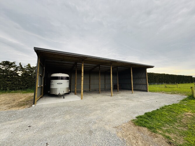 4 bay pole shed one concrete bay for horse float