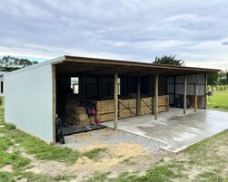 4 bay pole shed Canterbury 
