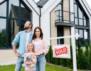 Get Your Home Sale-Ready with Expert Exterior House Cleaning