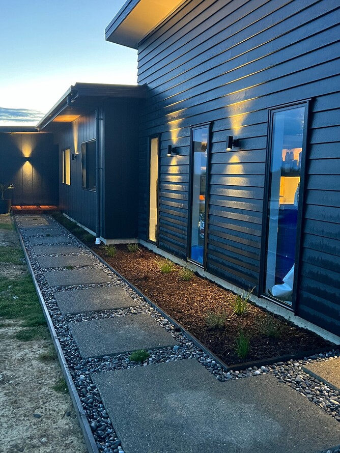 This House uses 2 options of Weather board, both vertical and horizontal