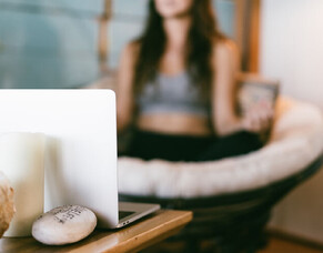 Meditation at your Desk &ndash; A Simple Way To Be Mindful At Work