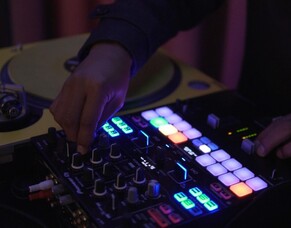 Spotify vs DJ vs Band