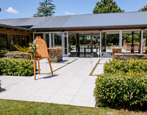 How to Stay Cool During your Auckland Summer Wedding at Markovina Estate