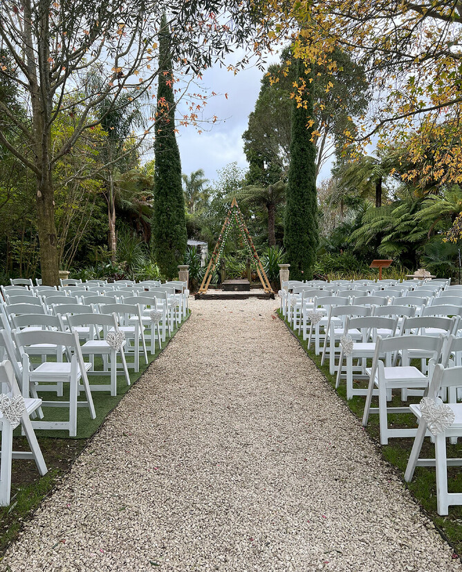 minimalist outdoor wedding venue