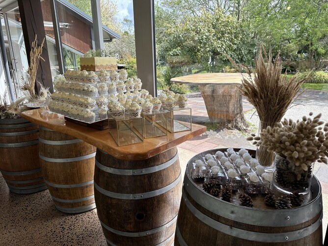 Cupcake Wedding favours at Markovina Estate in Kumeu, Auckland