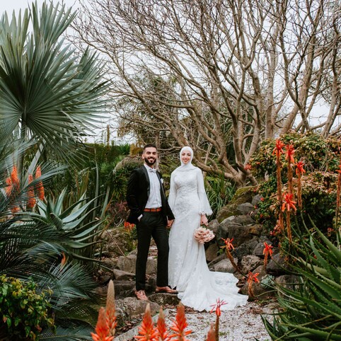 wedding couple posing