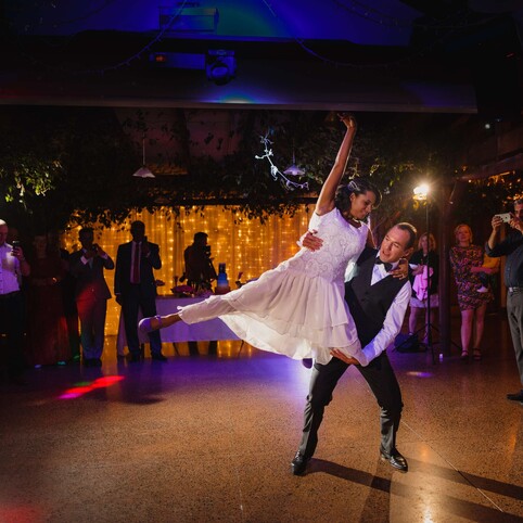 wedding couple dancing