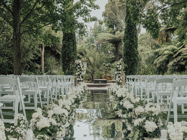 Barrel Waterfall Ceremony with Mirrored Aisle