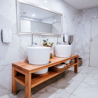 Markovina Estate Wedding Venue Bathroom Photo