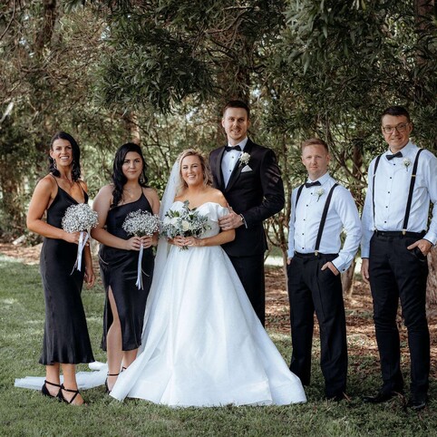 bride and groom, brides mates and groomsmen
