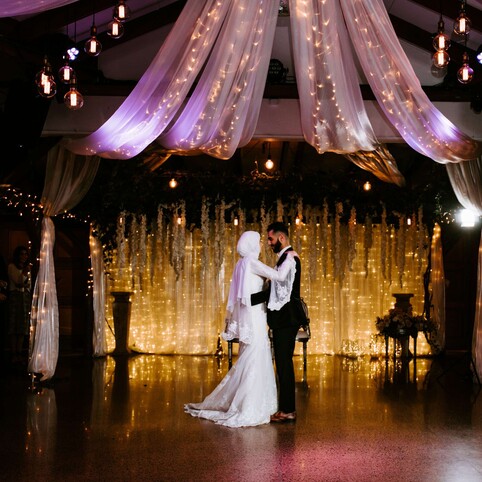 wedding couple dancing