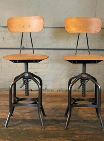 BAR TABLES & SEATING