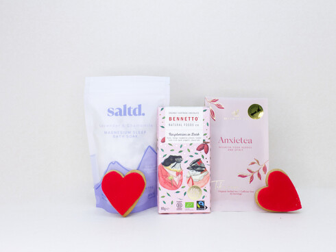 PREMIUM MAGNESIUM SALTS, CHOCOLATE AND TEA LEAVES