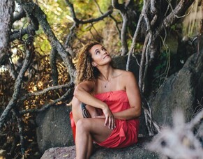 //009 Hana Tapiata, lifestyle blogger