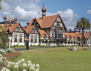 Experience Rotorua&rsquo;s Geothermal Wonders &amp; Culture