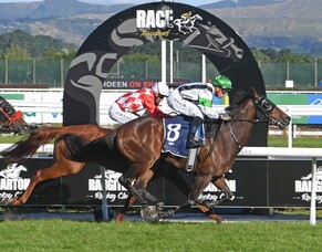 Oaks hope stars on top day for Pike