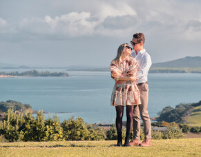 Proposal on Waiheke | Francois and Georga at Mudbrick Vineyard
