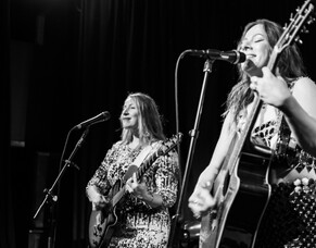 Vendor Spotlight - Sirens; a four piece band on Waiheke Island.