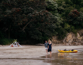 Sam + Julia&#039;s kayak picnic proposal | Indigo Waiheke