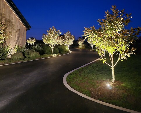 Outdoor lighting installation