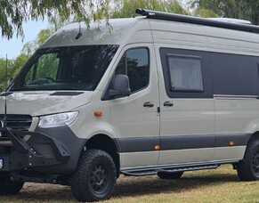 RV &amp; Caravan Detailing:  Keep Your Home-on-Wheels Glossy, Clean and Protected