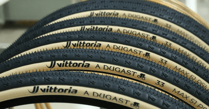 Universal Cycles -- Vittoria A Dugast Pipisquallo TLR 700c