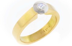 Round brilliant diamond set in Platinum and 18ct yellow gold ring, Marc Bendall, engagement rings, christchurch