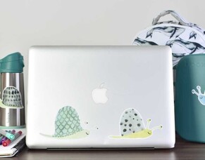 How to choose the perfect removable laptop stickers for back to school