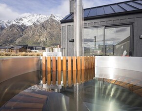 How Do Alpine Hot Tubs Differ from Other Wood Hot Tubs?