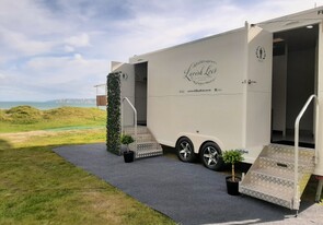 Lavish Loos - Luxury toilets