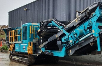 Alt text powerscreen trakpactor 260sr impact crusher for sale