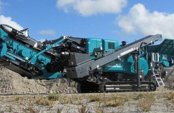 Alt text powerscreen trakpactor 260sr impact crusher for sale
