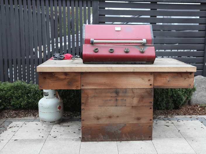 Timber BBQ stand