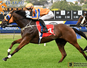 Prise De Fer brings up hat trick