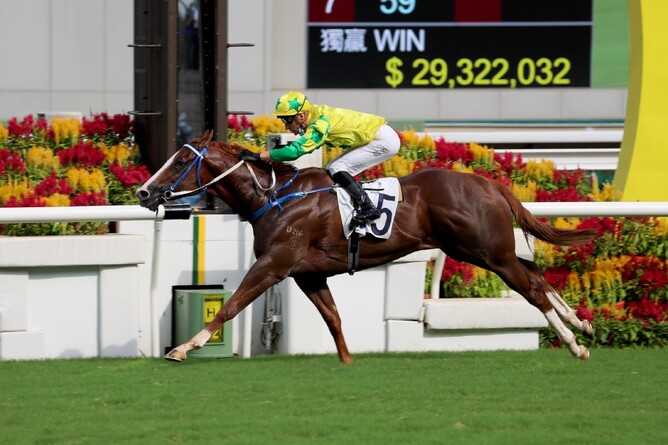 Sky Field racing away to win the Gr.3 Premier's Cup. - Photo: HKJC