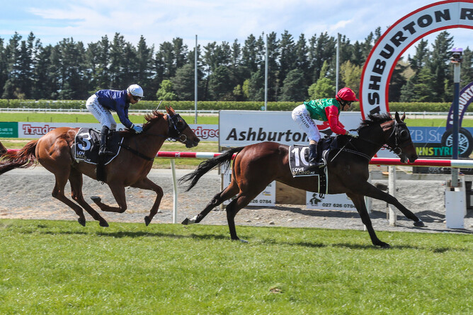 Double O’Seven winning at Ashburton on Monday. - Photo: Race Images South