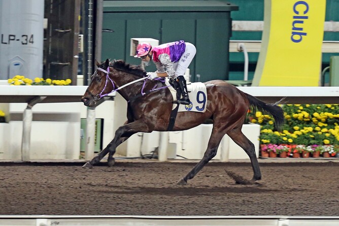 Foodie Princess on his way to scoring his second consecutive win in Hong Kong. Photo: HKJC