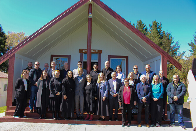 Hon Tama Potaka and Hon Louise Upston pictured with board members of the Ngā Ara Tūhono Charitable Trust and representatives from Ngā Waihua o Paerangi, Te Korowai o Wainuiārua, Visit Ruapehu, and Discover Whanganui.