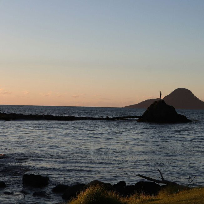 Whakatane River - Wairaka Statue and Moutohora