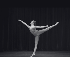 CONTEMPORARY - Contemporary dance is an exciting dance form where students have the freedom to move with momentum.