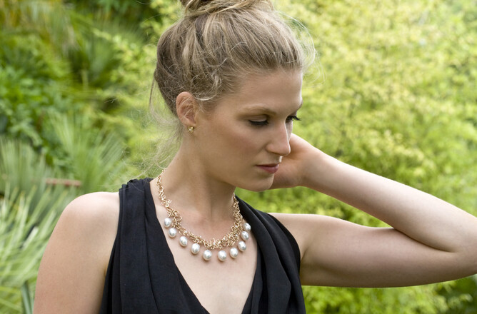 Gold necklace and pearls