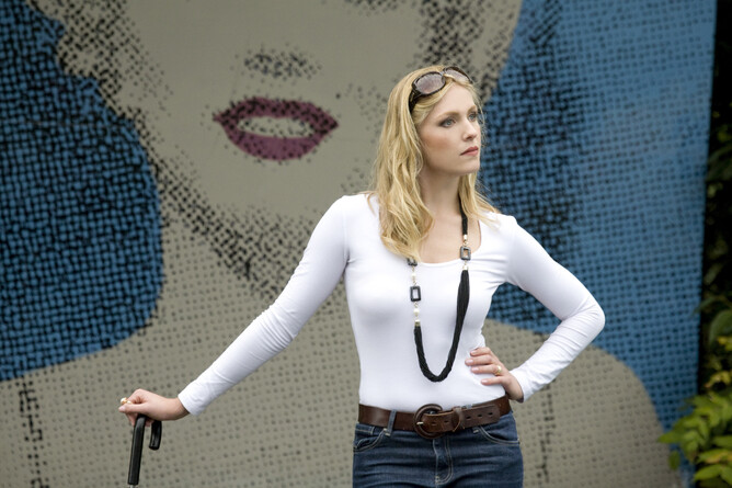 Jewellery model, New Zealand