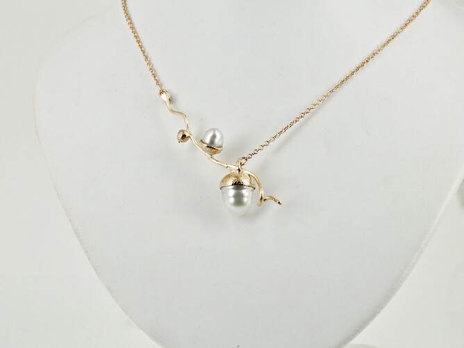 Acorn necklace 