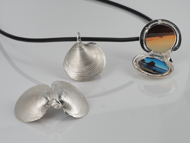 Venus shell locket New Zealand