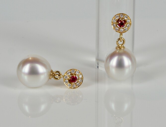 Gem grade pearls, diamonds and pink sapphires