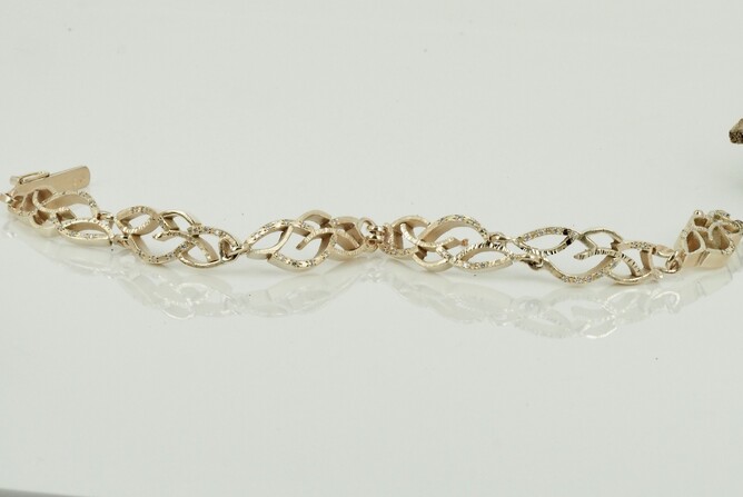 Gold and diamond bracelet