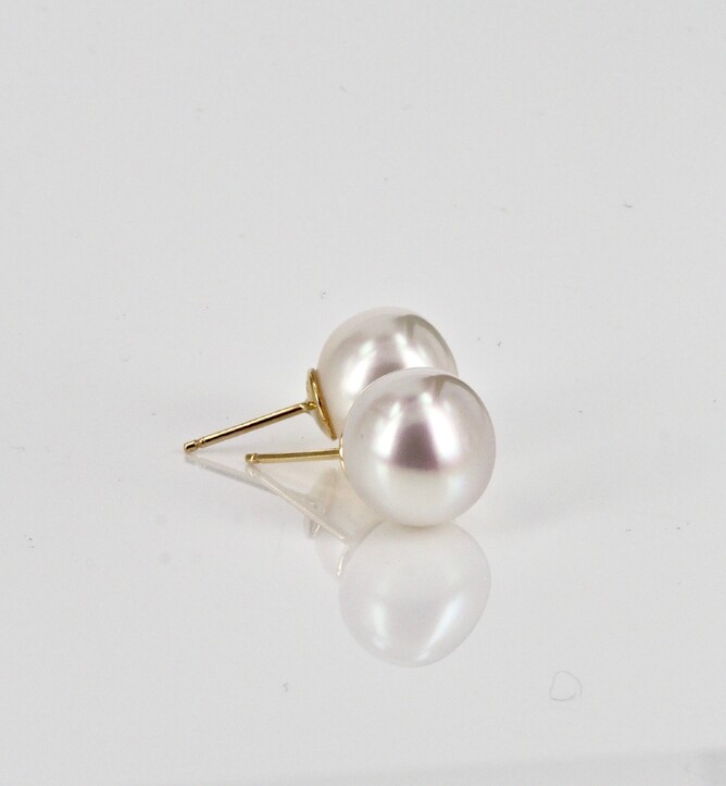 Pearl Studs