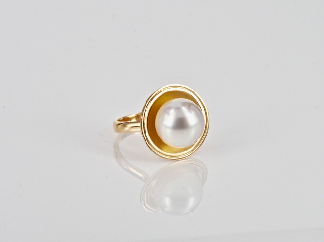 Pearl ring