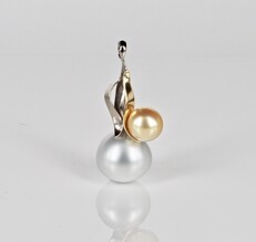 An Australian South Sea pearl pendant