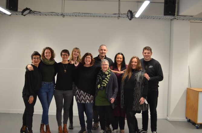 Thrive founder Nicola Patrick [middle] and Venture Centre co-founder Jo Allum [2nd from right] at a Regional Hubs Pilot hui.